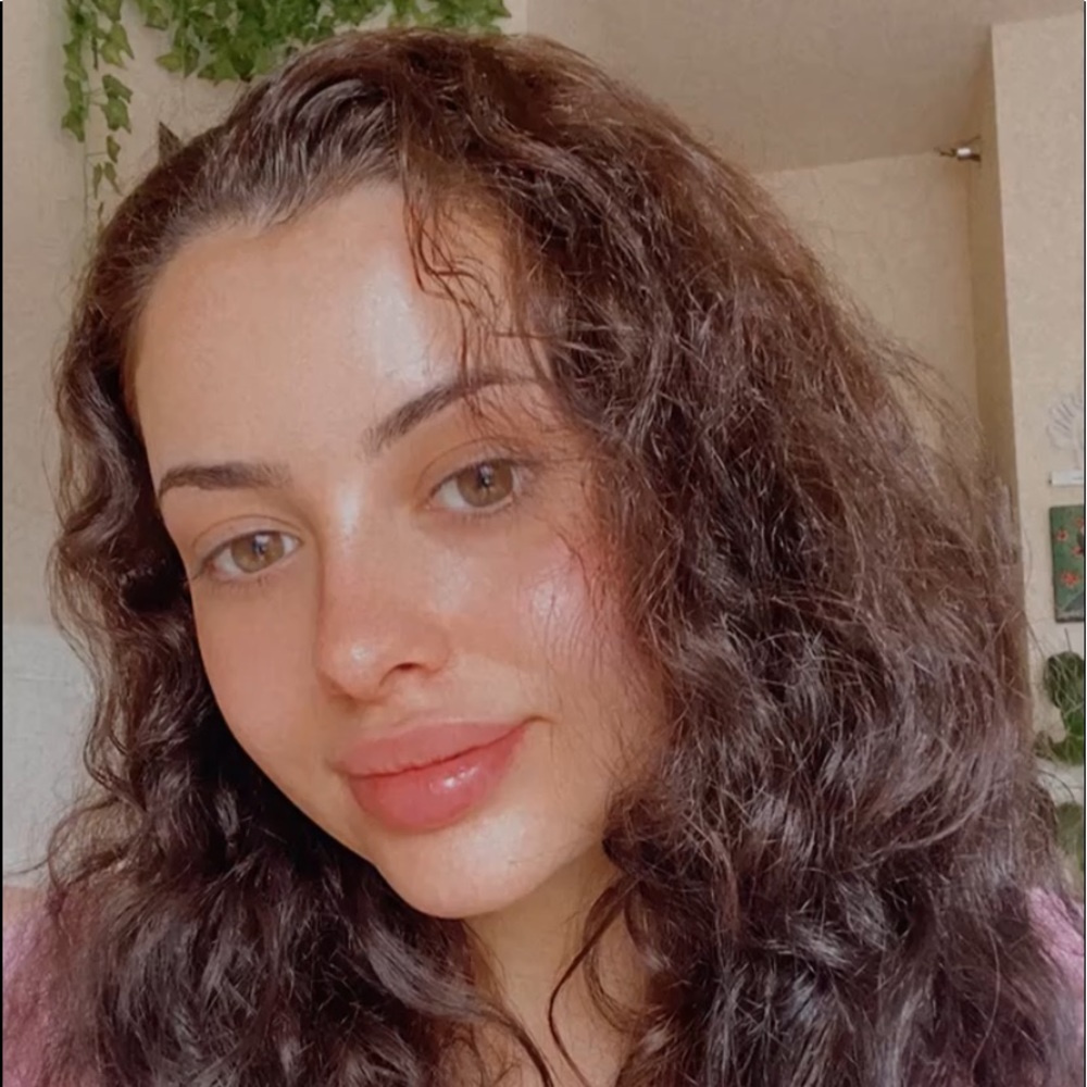 Meet your Posher, Hannah